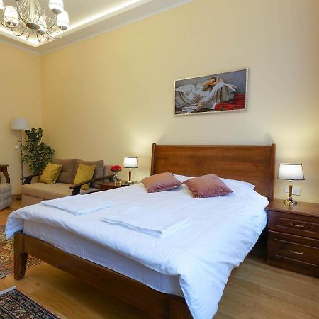 Lviv Suites At Shopena St. 4 Екстер'єр фото