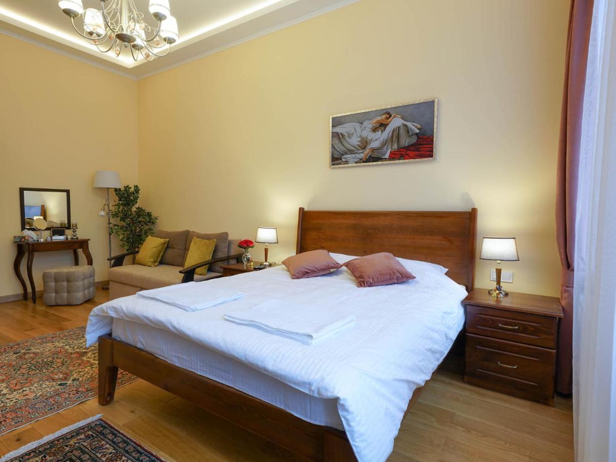 Lviv Suites At Shopena St. 4 Екстер'єр фото